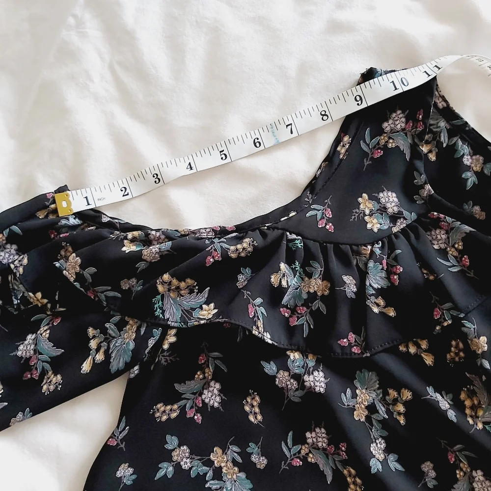 ✨Floral Nordstrom Cold Shoulder Top - Picture 14 of 15